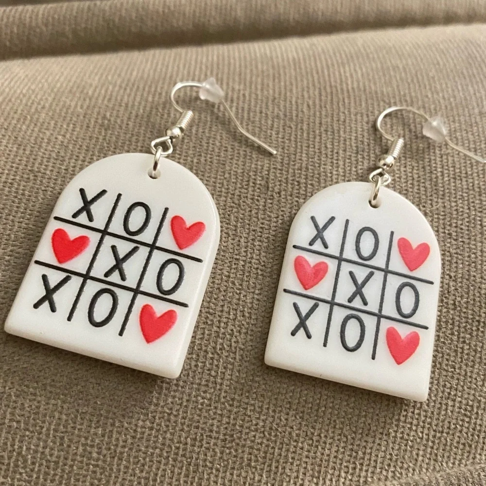 NWT - tic tac toe love acrylic dangle double sided earrings set